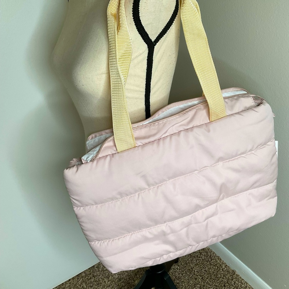NWT puffy shoulder bag tote, pastel pink, zip closure